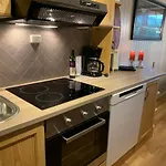 Great At Askollen In With Free Parking Appartement *