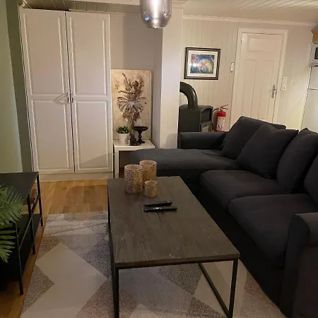 Askollen, Apartment *